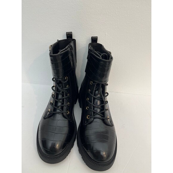 Shoe Dazzle Boots size 7
Javina Combat Boot black - Picture 3 of 10